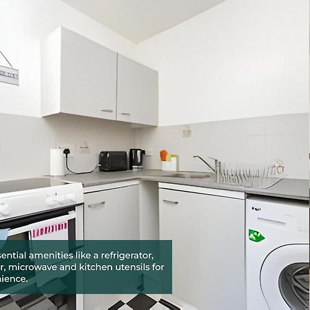 Clarence Suite 1 Bedroom W Free Parking Chatham  Bagian luar foto